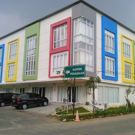 The Suites Metro Apartment - Putri Bandung Exterior photo